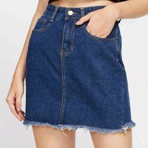 Fray hem denim mini skirt